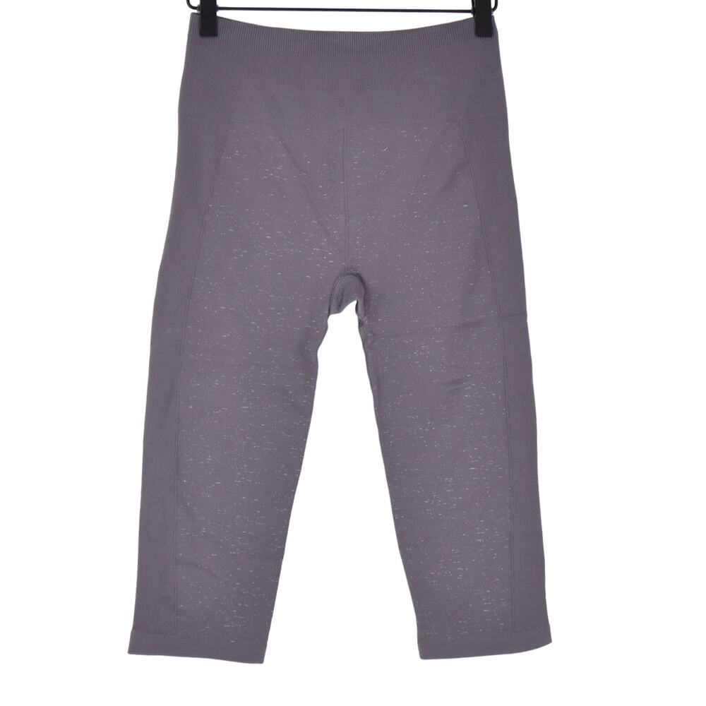 Lululemon Seamless Crops, size 8